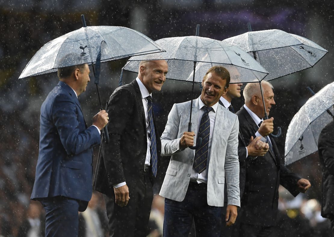 Erik Thorstvedt (center) speaks with Teddy Sheringham (right) during the closing ceremony of Tottenham's White Hart Lane stadium in 2017. 