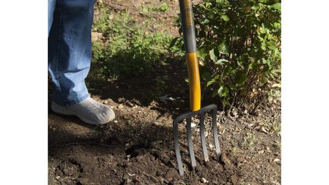 True Temper 2812200 4-Tine Spading Digging Fork