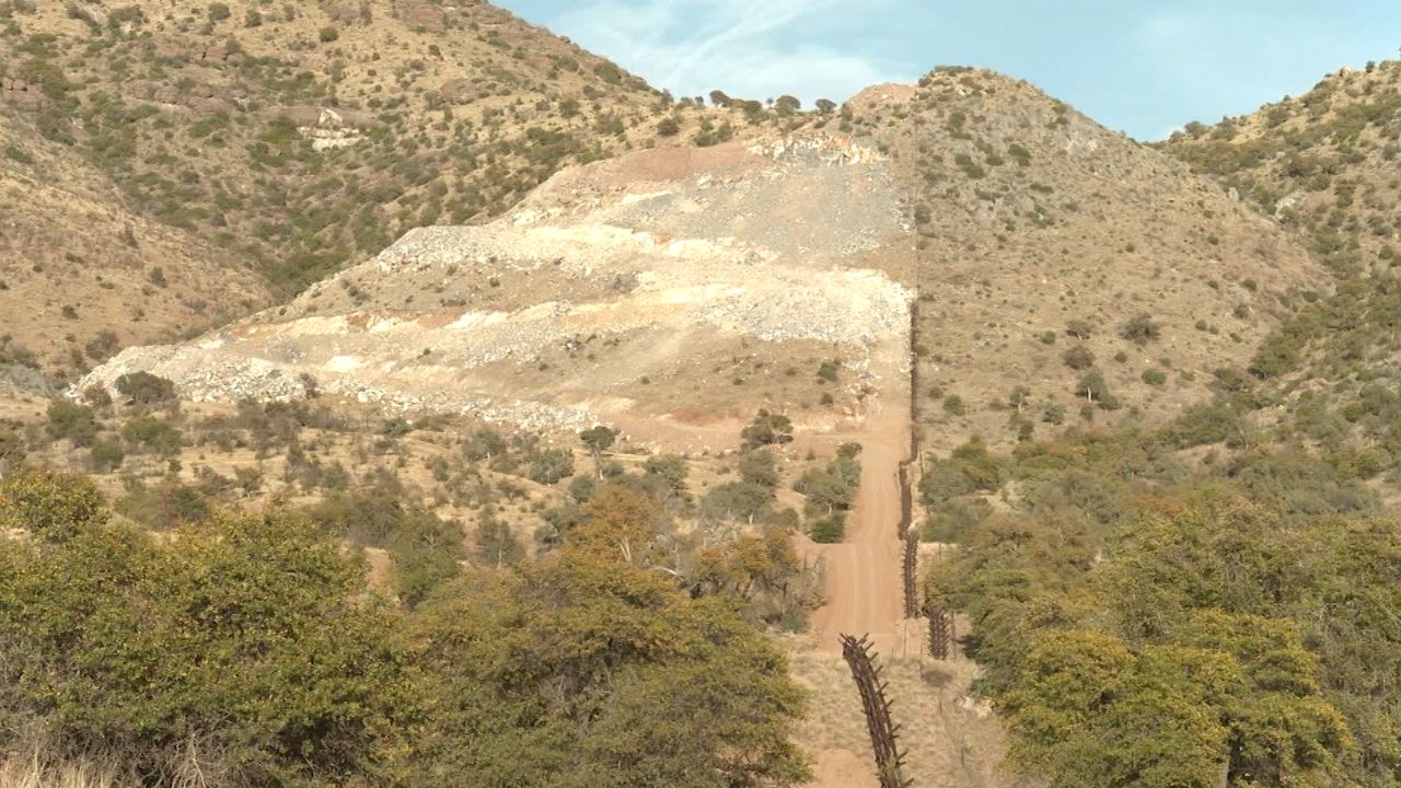 Border Wall Construction Lavandera