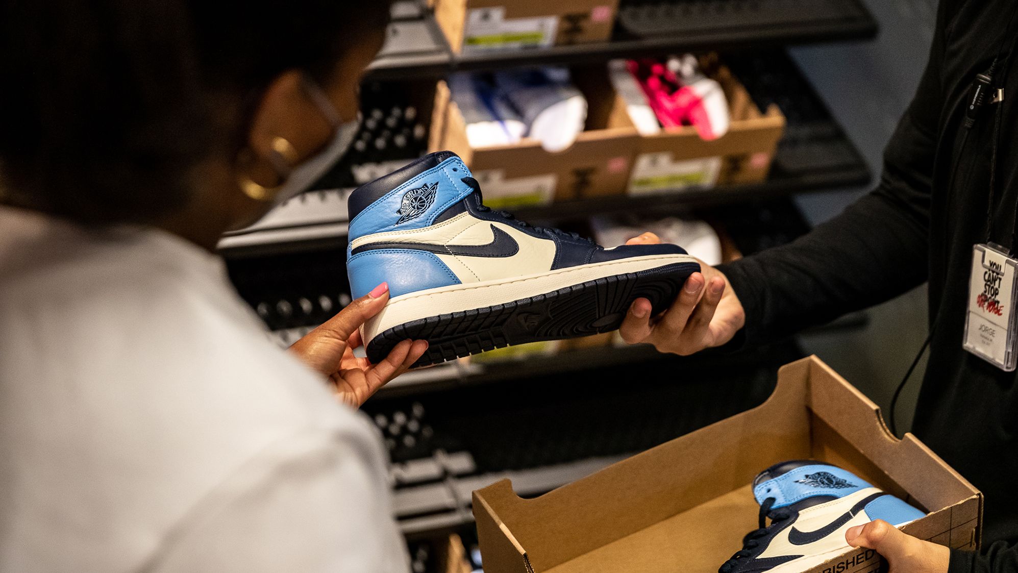 Nike wants to resell (lightly) worn shoes in stores | Business