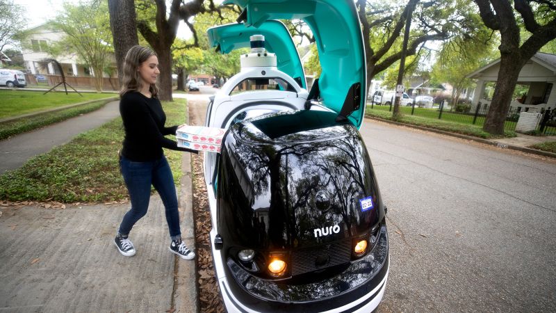 Domino’s is launching a pizza delivery robot car | CNN Business