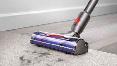 Dyson V7