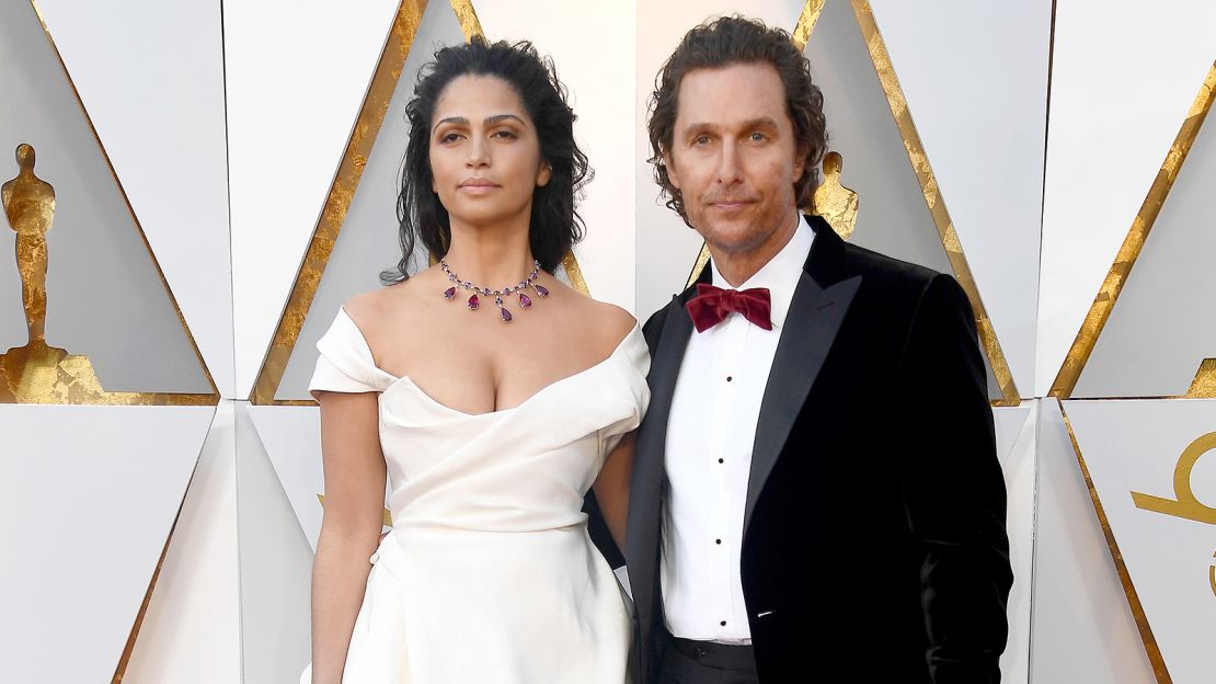 HOLLYWOOD, CA - MARCH 04: Matthew McConaughey (L) and Camila Alves attend the 90th Annual Academy Awards at Hollywood & Highland Center on March 4, 2018 in Hollywood, California.