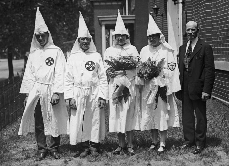 who started the kkk        
        <figure class=