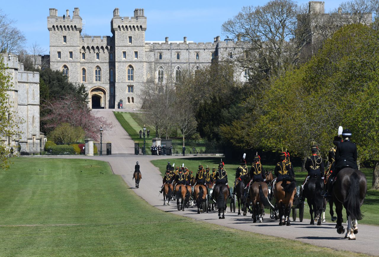 The King's Troop, Royal Horse Artillery enters Windsor Castle.