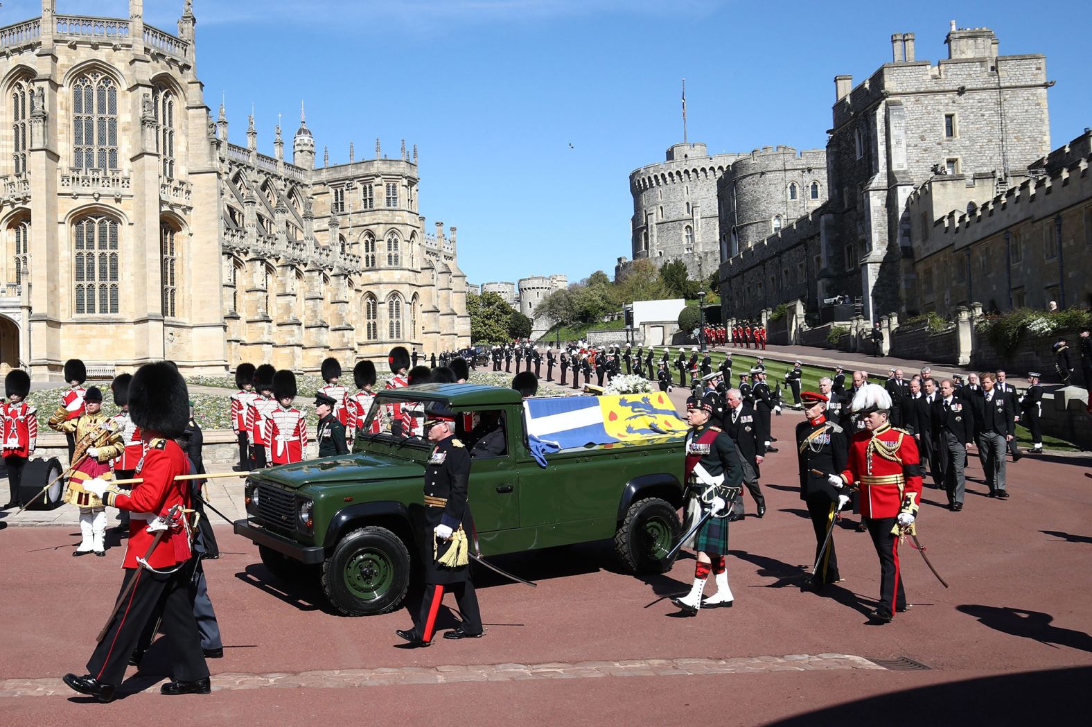 The procession advances toward St. George's Chapel.