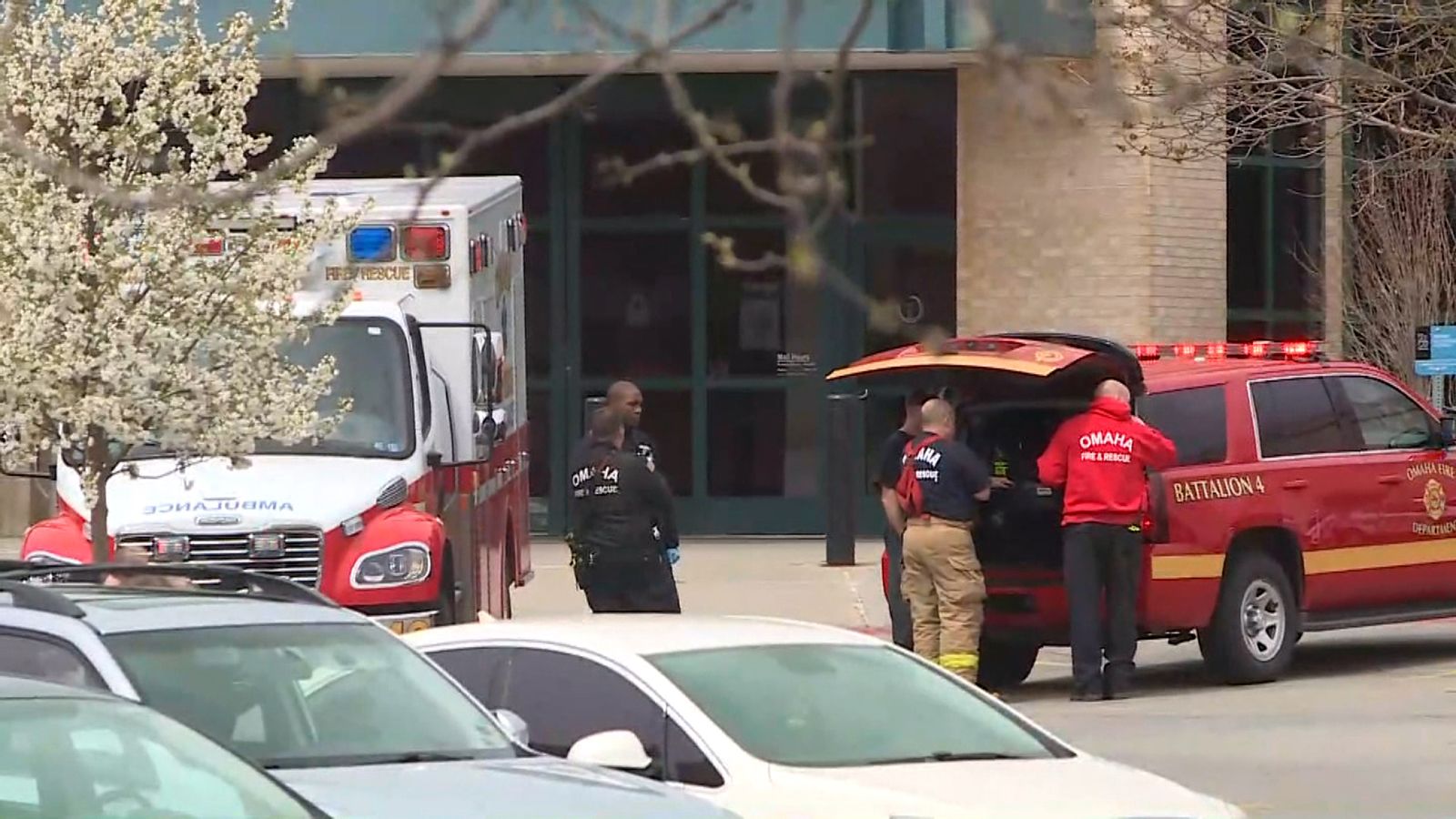 We were just so scared': 1 dead after Westroads Mall shooting