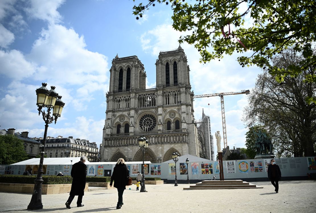 The cathedral is a popular tourist attraction in central Paris.