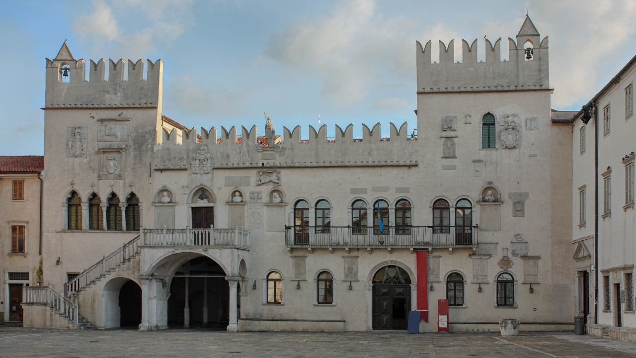 The Praetorian Palace was inspired by the Doge's Palace.