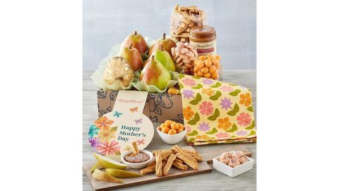Harry & David Deluxe Spring-Themed Gift Box for Mom