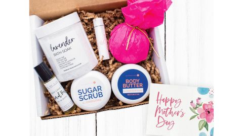 GiftBoxLoveCo Mother's Day Gift Box
