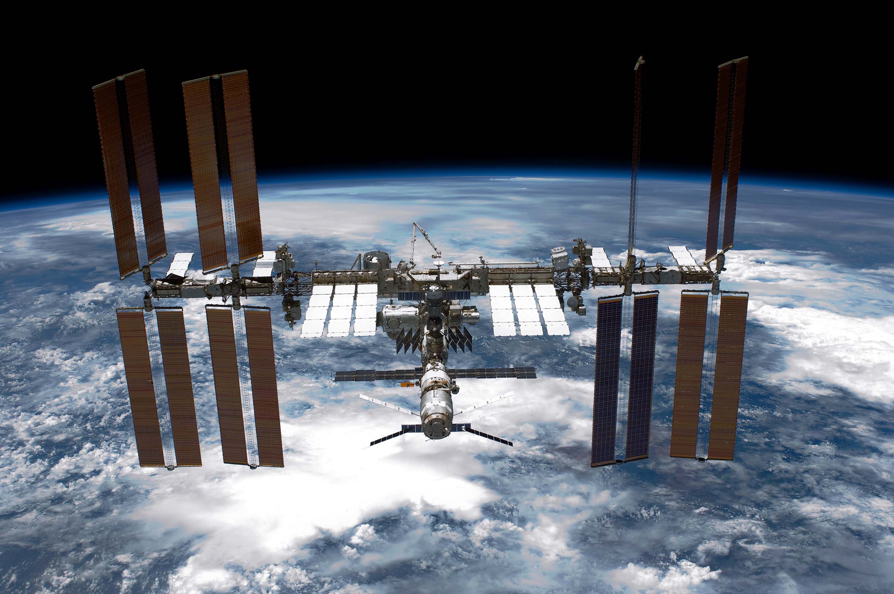 universe space station