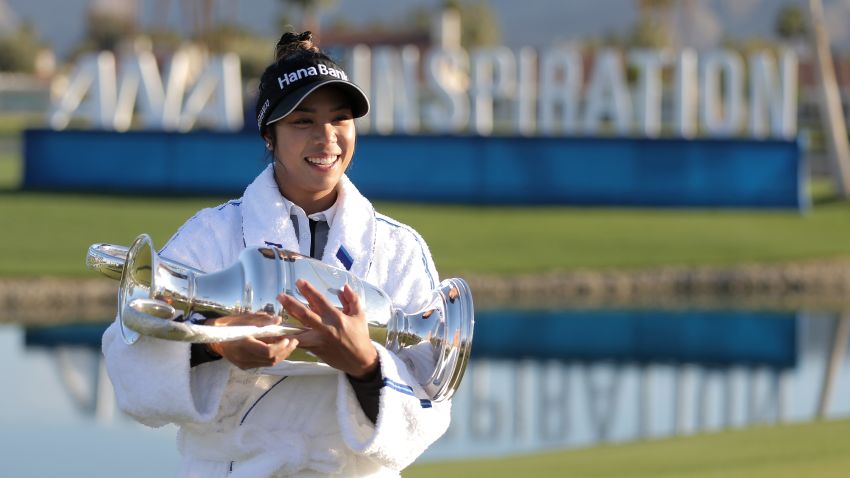 RANCHO MIRAGE, CALIFORNIA - APRIL 04: Patty Tavatanakit of Thailand poses with the trophy after winning the ANA Inspiration at the Dinah Shore course at Mission Hills Country Club on April 04, 2021 in Rancho Mirage, California. (Photo by Michael Owens/Getty Images)