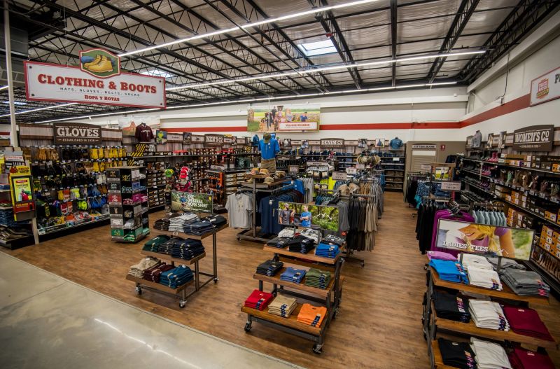 Crocs hot sale tractor supply