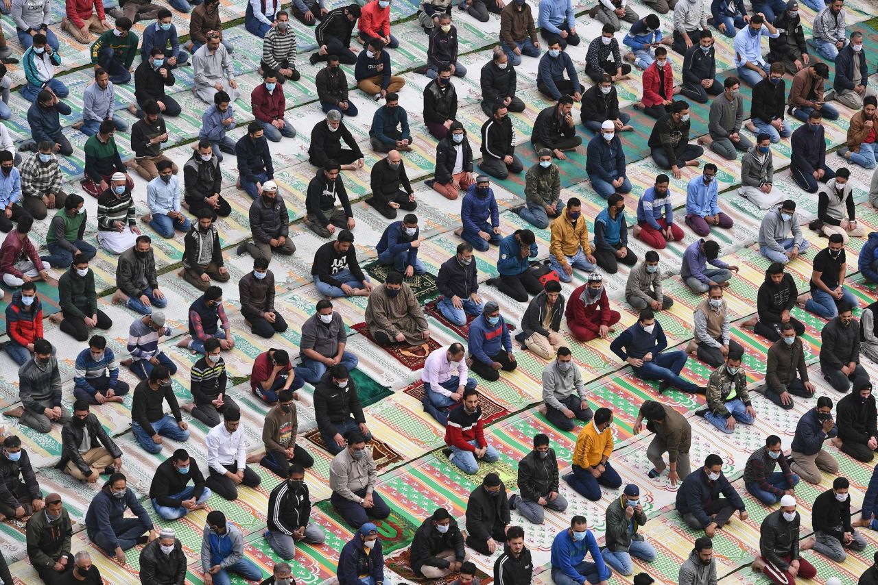People gather at a Srinagar mosque on the first day of <a href="http://www.cnn.com/2021/04/13/world/gallery/ramadan-2021/index.html" target="_blank">Ramadan</a> on April 14.