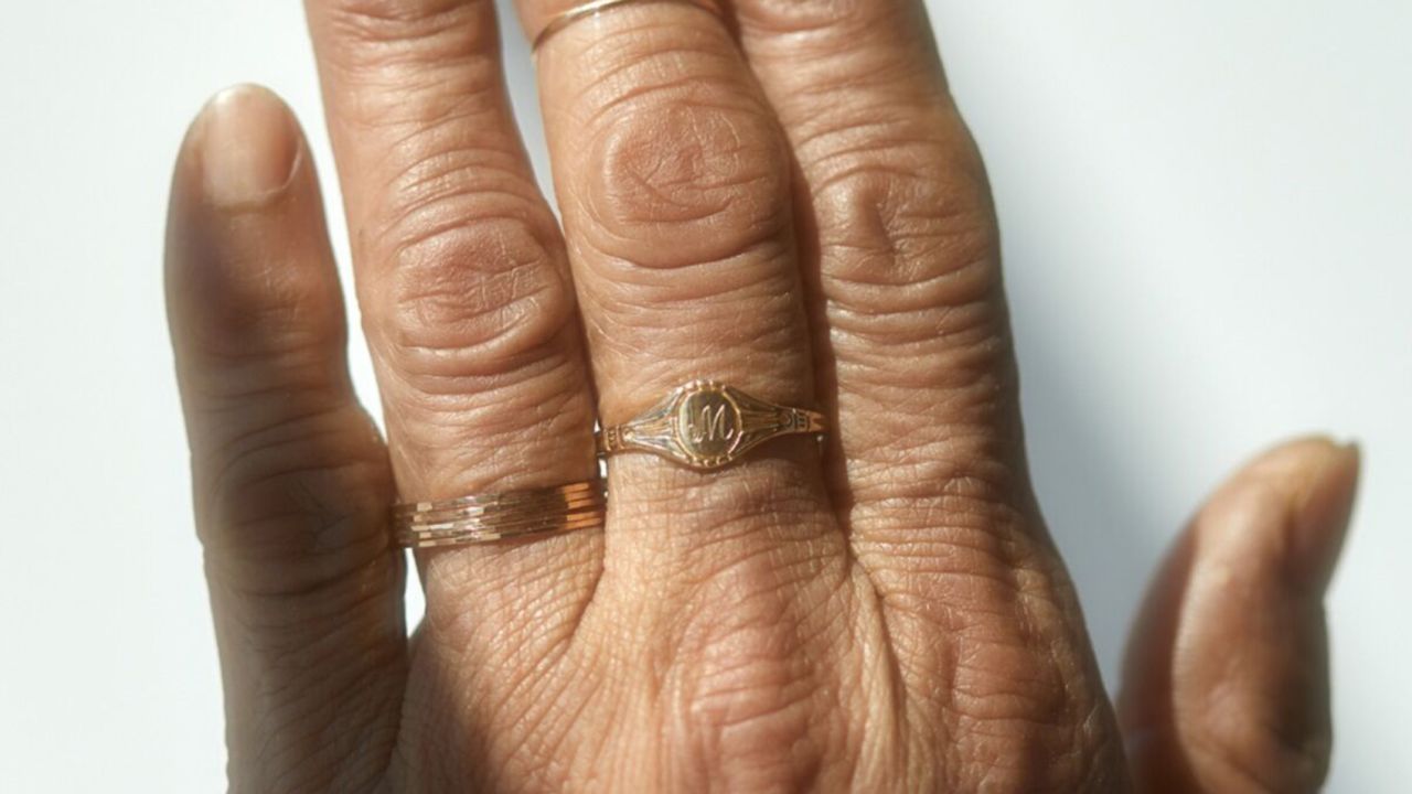 Grand Cygnet Ring, Yellow Gold