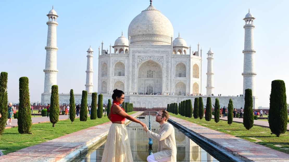 Reunited in India, Bosnyak and Gupta shared a special moment outside the Taj Mahal. 