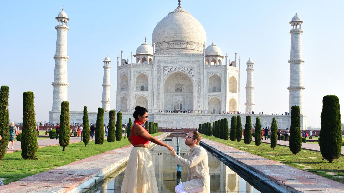 <strong>Special moment:</strong> In front of the Taj Mahal, Bosnyak proposed -- not a marriage proposal, but love proposal. They committed to making the relationship work, despite the obstacles.