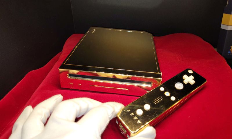 The royal Wii? Gold-plated Nintendo console made for Queen