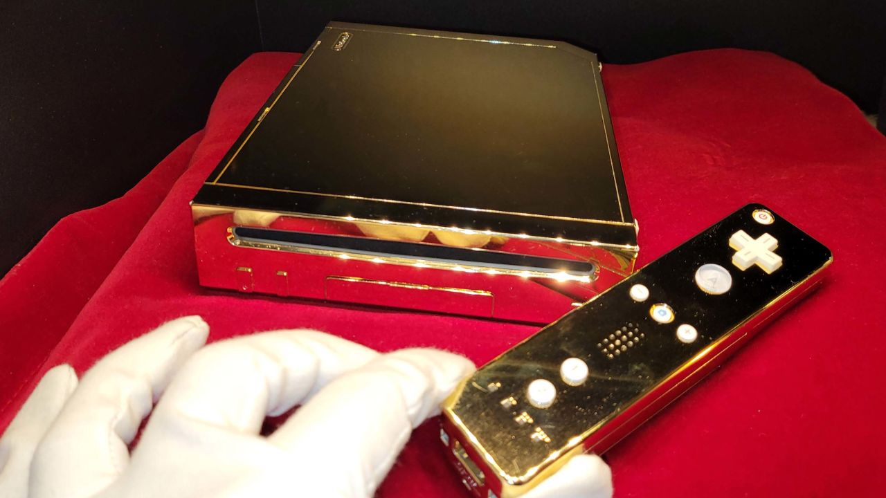 sofistikeret Oh Indgang Gold-plated Nintendo Wii made for Queen Elizabeth up for sale | CNN