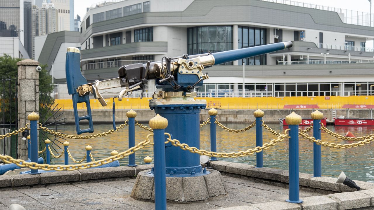 <strong>Jardine's Noonday Gun:</strong> This piece of Hong Kong history is located on the Causeway Bay waterfront.