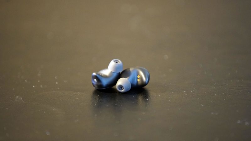 The performer e55 online earbuds