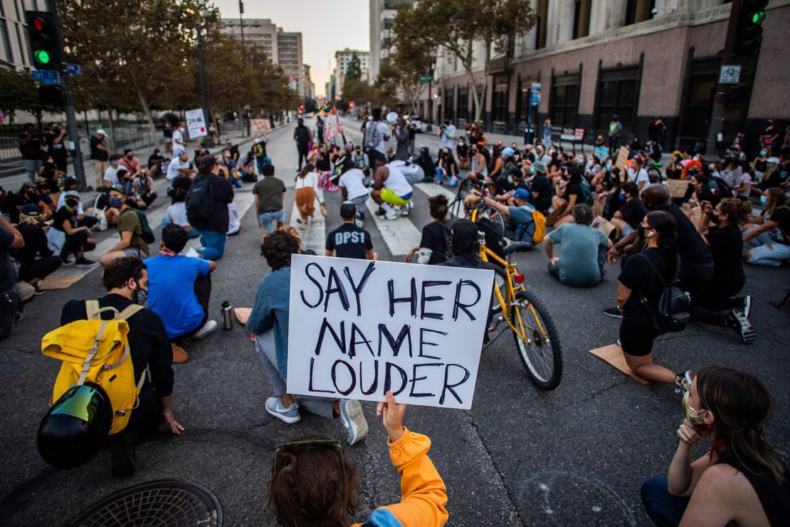 Protesters in Los Angeles following a decision on the Breonna Taylor case. (Photo by APU GOMES/AFP via Getty Images)