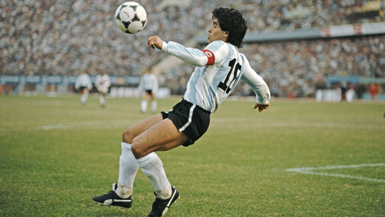 Diego Maradona in action during a 1986 World Cup qualifying match against Peru at the National Stadium on June 23, 1985 in Lima, Peru.
