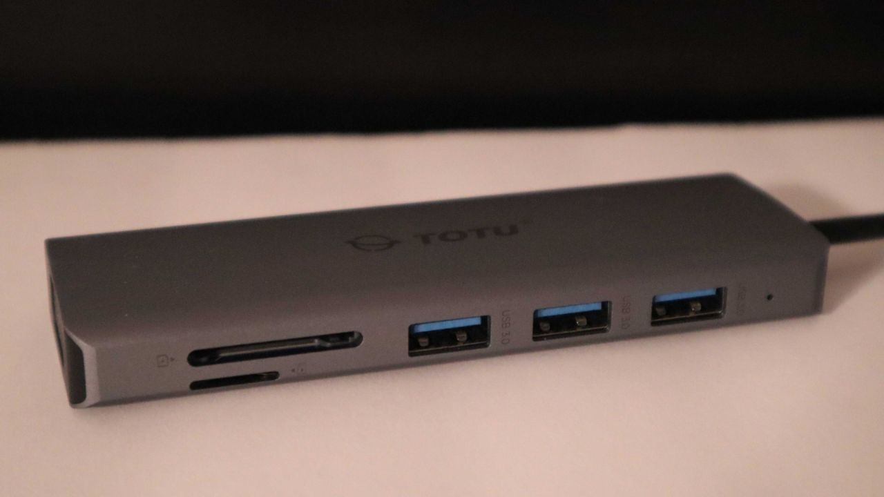 Totu 9-in-1 Triple Display USB C Hub