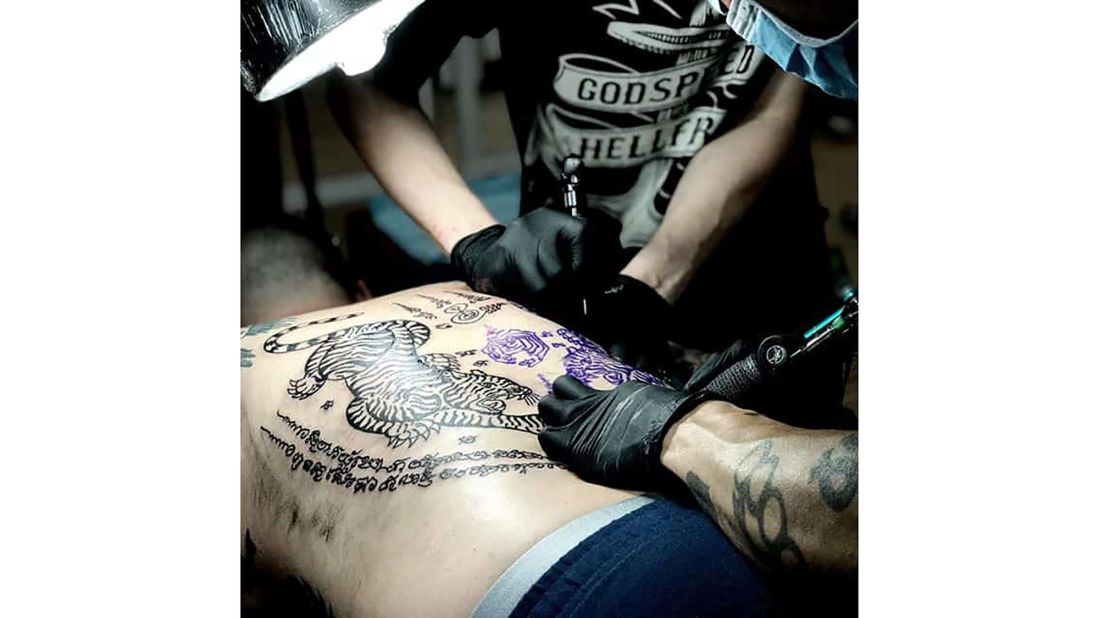 Tattoo Artist Gifts Best Tattoo Artist Ever Tattoo Shop Decor 