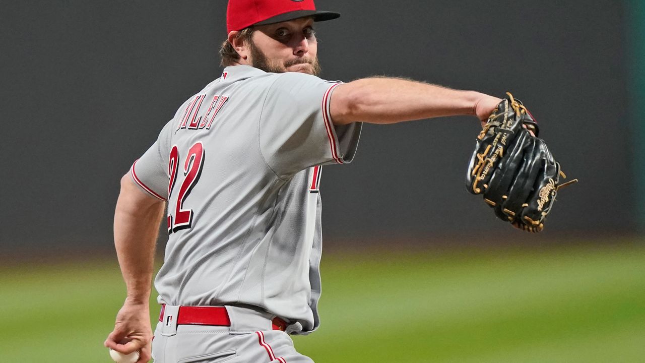 Wade Miley: Cincinnati Reds pitcher throws his first no-hitter, and the  fourth this season