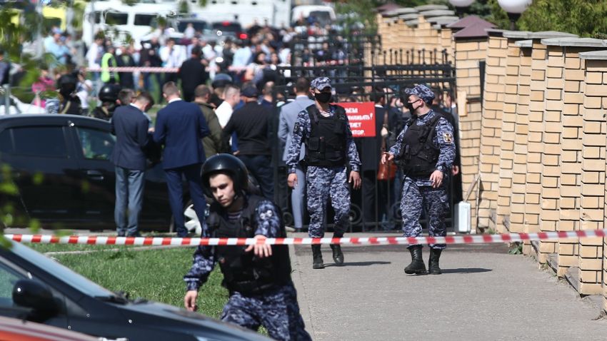 KAZAN, RUSSIA  MAY 11, 2021: Law enforcement officers by school No 175 where two attackers opened fire; at least one teacher and eight students are reported dead. Yegor Aleyev/TASS (Photo by Yegor Aleyev\TASS via Getty Images)