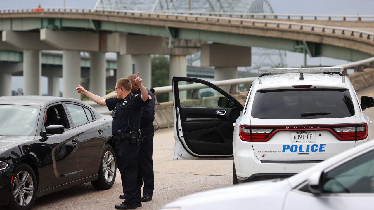 Memphis Police block the entrance to the Hernando de Soto bridge after a "structural crack' was found, closing all I-40 lanes over Mississippi River on Tuesday, May 11, 2021.