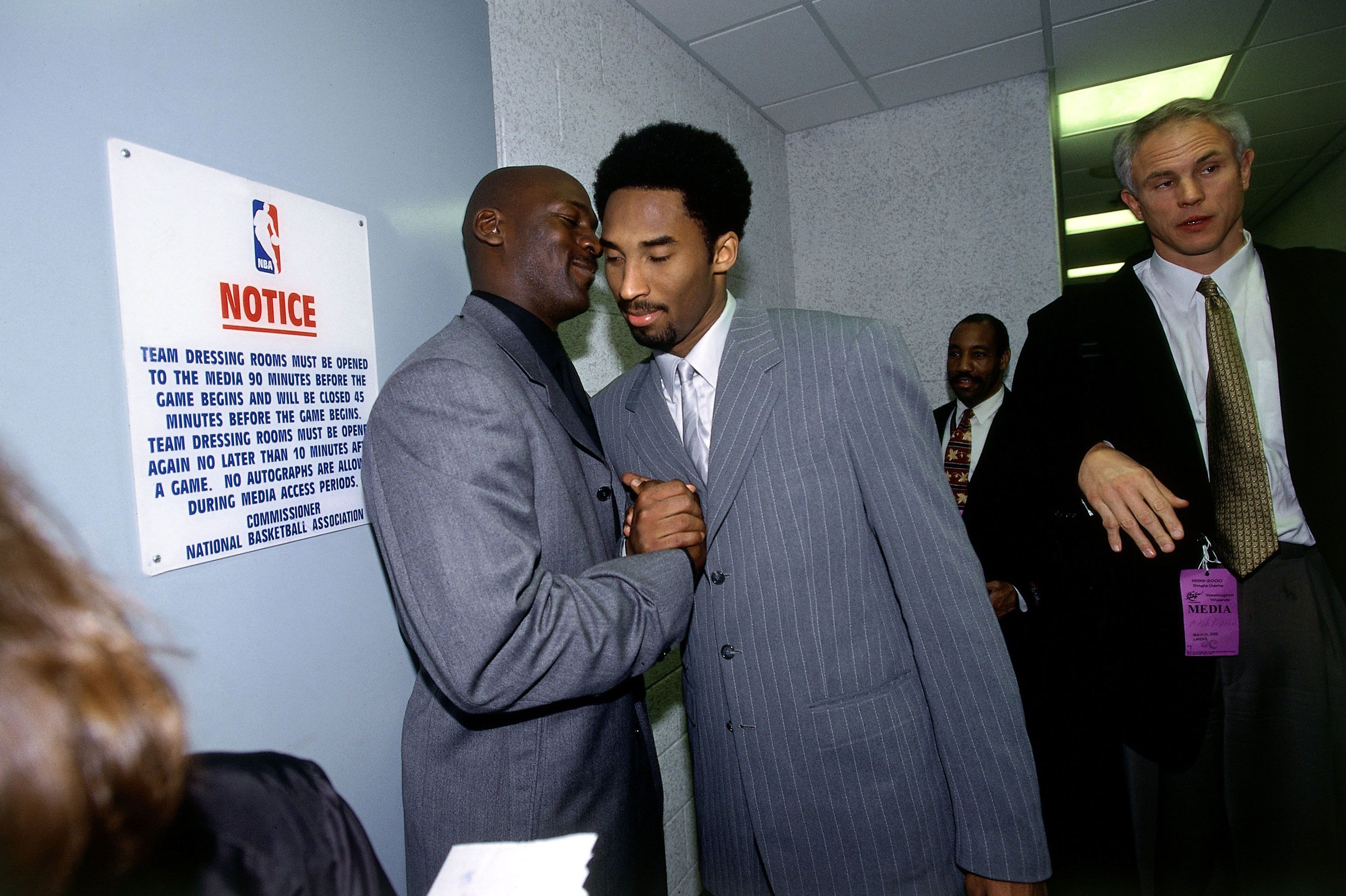 Michael Jordan to present Kobe Bryant at Hall of Fame induction ceremony 