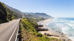 The famous 101 highway along the wild Pacific coast in Oregon, near the town of Florence in Northwest USA.