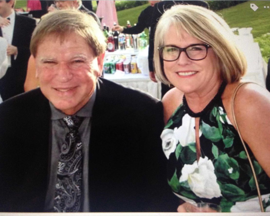 Thomas and Nancy Newman were married for 17 years.