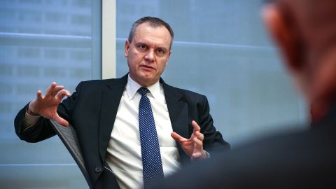 Darius Adamczyk, the CEO of Honeywell, is having trouble finding workers to hire -- especially to work in the company's factories. 