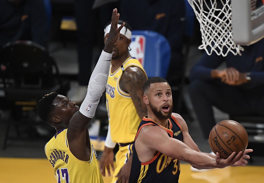 Curry scored 37 points in the Warriors' loss against the Lakers.