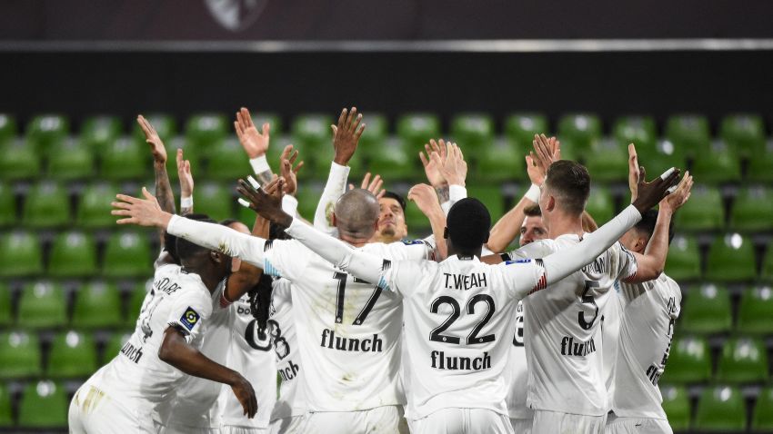 TOPSHOT - Lille's players celebrate after scoring a goal during the French L1 football match between Metz (FC Metz) and Lille (LOSC) at Saint Symphorien stadium in Longeville-les-Metz, eastern France, on April 9, 2021. (Photo by JEAN-CHRISTOPHE VERHAEGEN / AFP) (Photo by JEAN-CHRISTOPHE VERHAEGEN/AFP via Getty Images)
