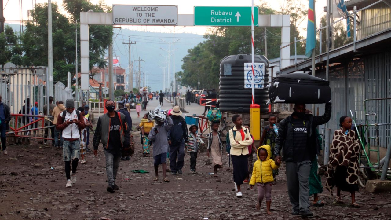 People fled to Rwanda during the overnight eruption of Mount Nyiragongo and returned to Goma, Congo in the early hours of Sunday.