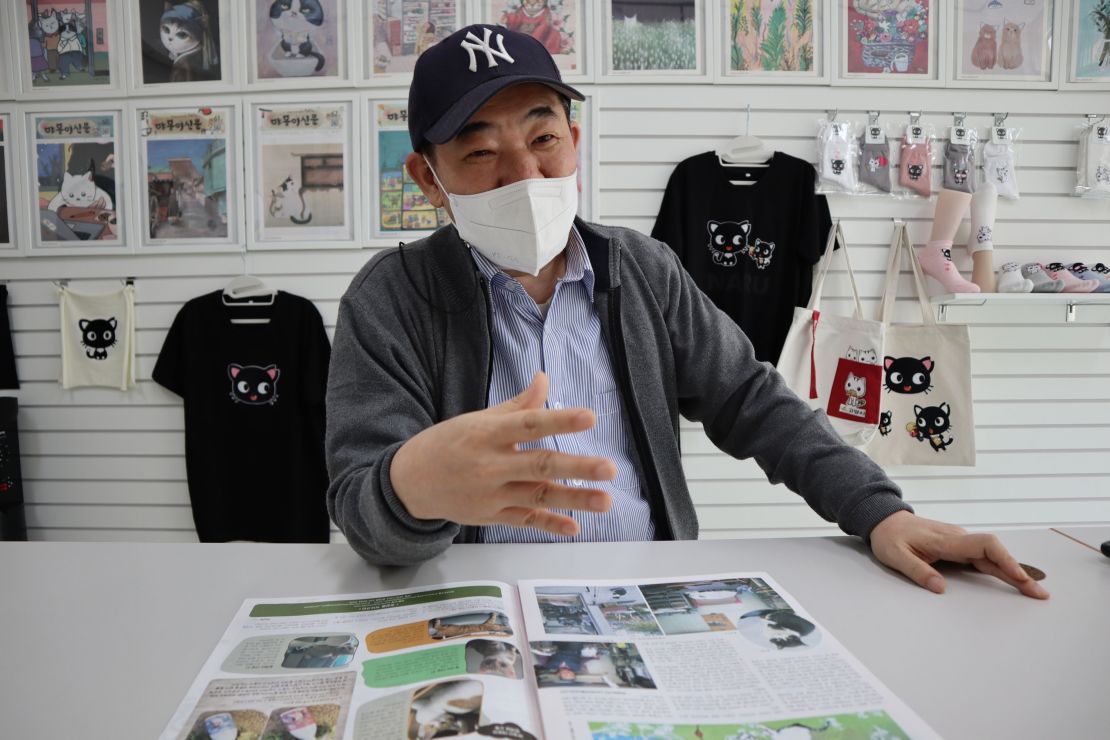 Park Sang-wook founded South Korea's first newspaper dedicated only to cats.