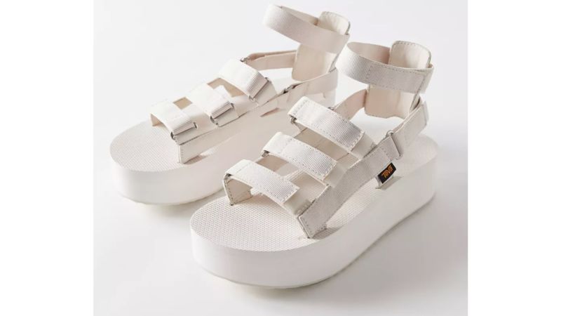 White teva best sale flatform sandals