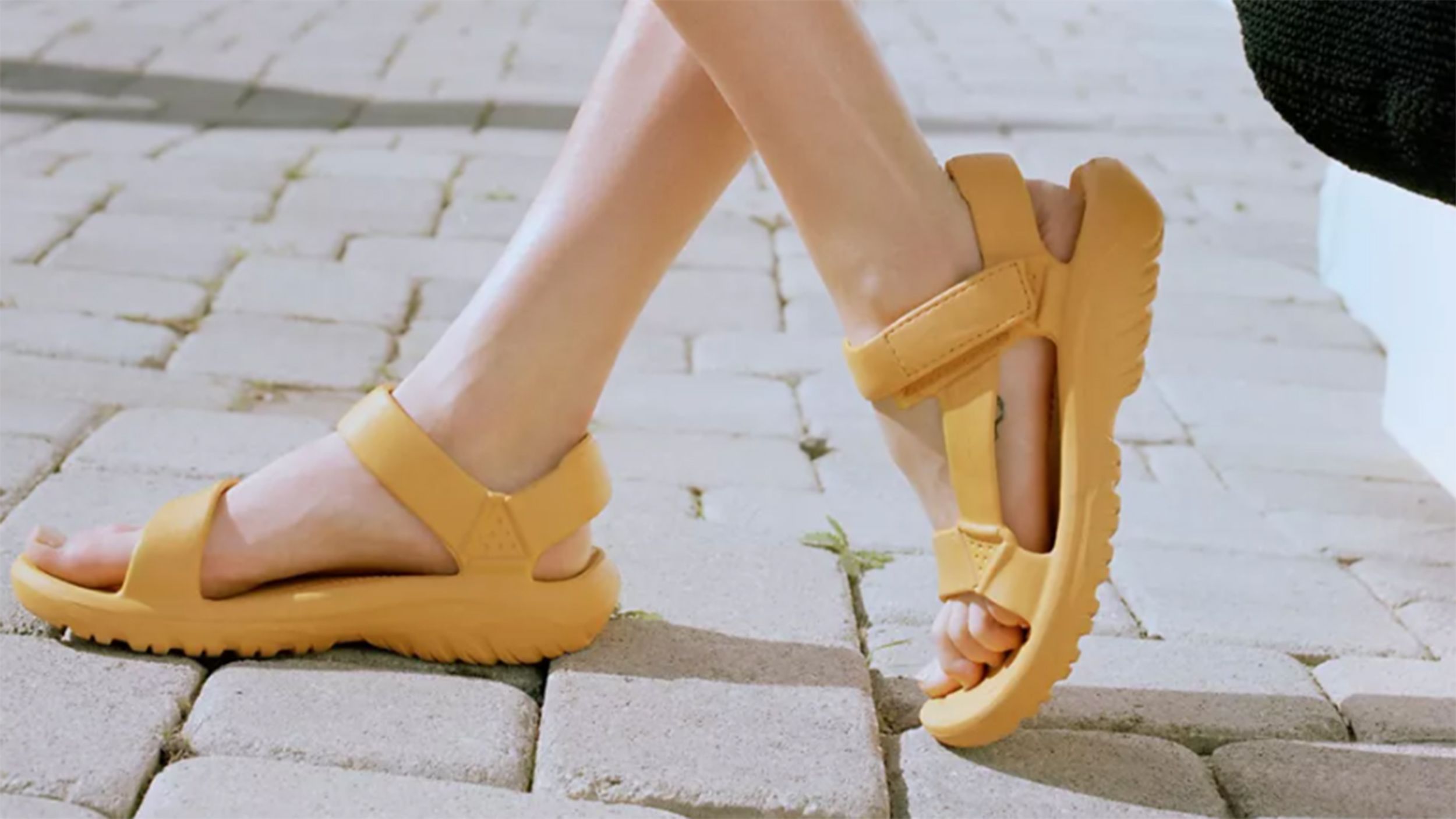 haspel te binden Onschuld Tevas sandals that fashion editors love | CNN Underscored