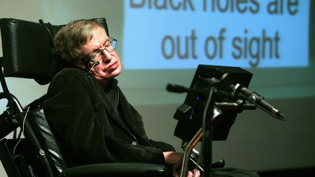  British scientist Stephen Hawking in Jerusalem on December 10, 2006.