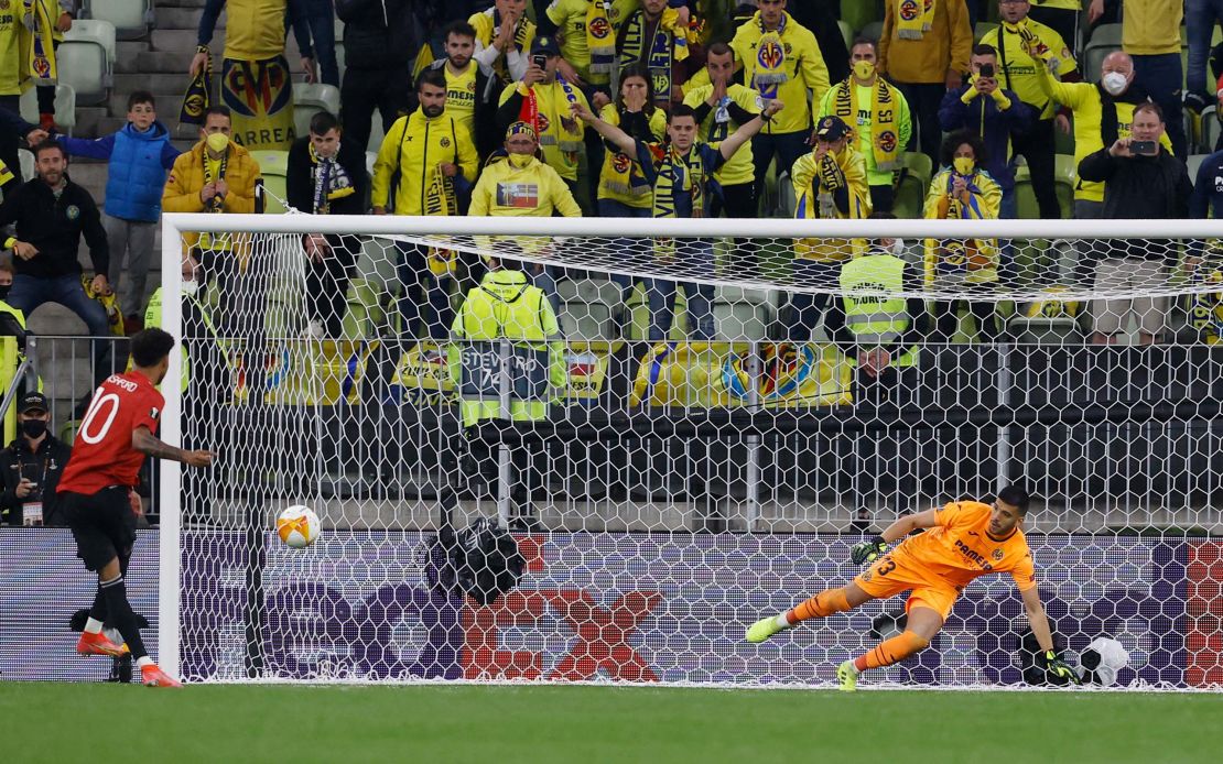 Rashford scores United's fourth penalty in the penalty shoot out during the UEFA Europa League Final.