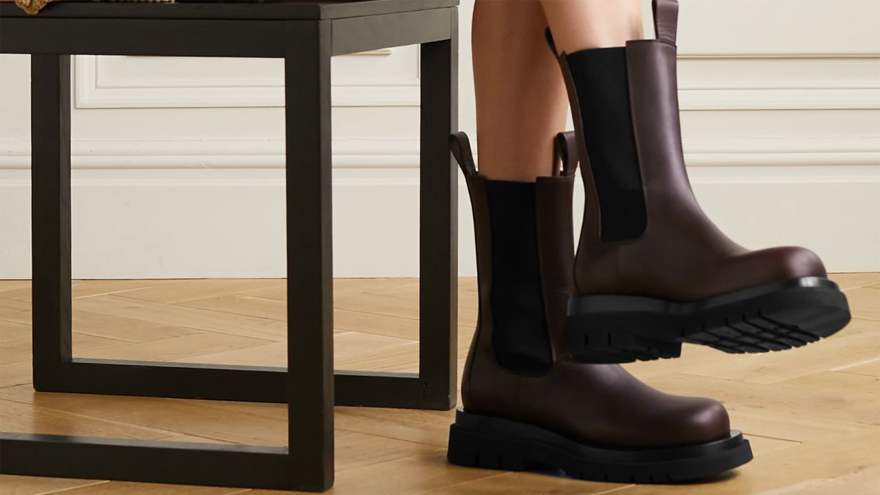 Bottega Veneta Lug Leather Chelsea Boots