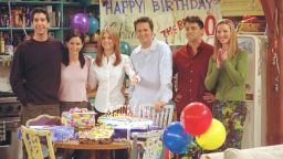 385848 27: Cast members of NBC's comedy series "Friends." Pictured (l to r): David Schwimmer as Ross Geller, Courteney Cox as Monica Geller, Jennifer Aniston as Rachel Cook, Matthew Perry as Chandler Bing, Matt LeBlanc as Joey Tribbiani and Lisa Kudrow as Phoebe Buffay. Episode: "The One Where They All Turn Thirthy." (Photo by Warner Bros. Television)