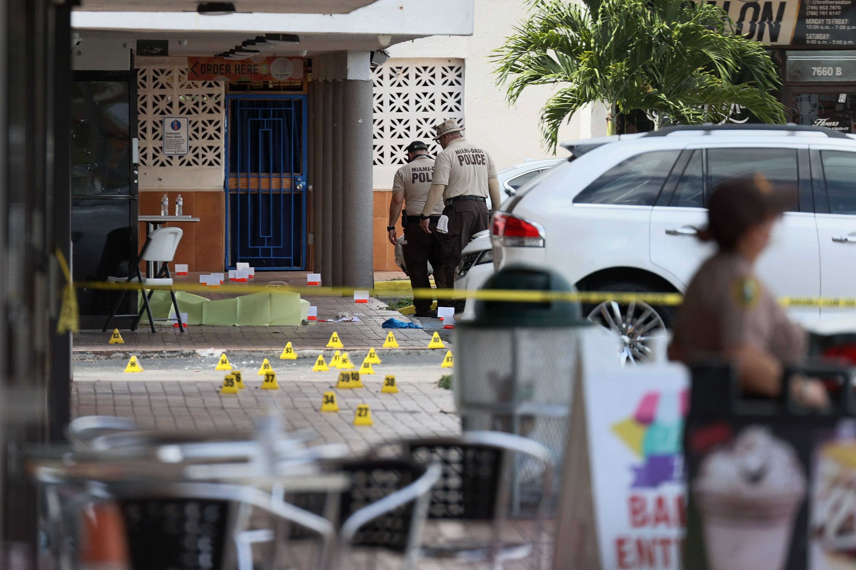 Florida shooting: At least 22 people shot, 2 fatally, after assailants get  out of an SUV and fire assault rifles at a club, police say | CNN