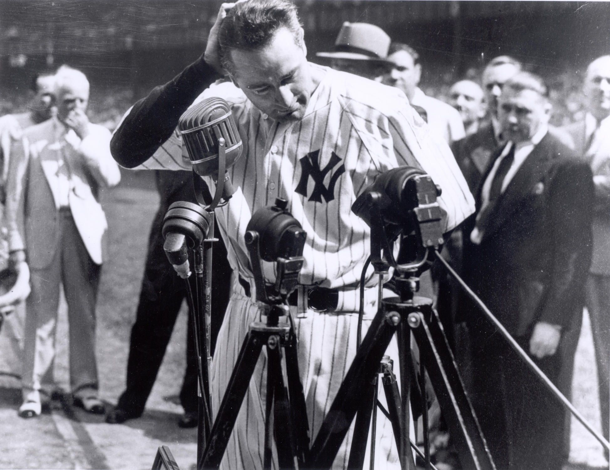 Lou Gehrig's disease: Two profiles of life and courage