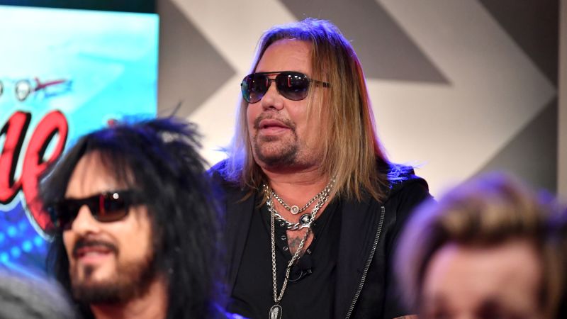 Vince Neil leaves stage, says voice is 'gone' during festival | CNN